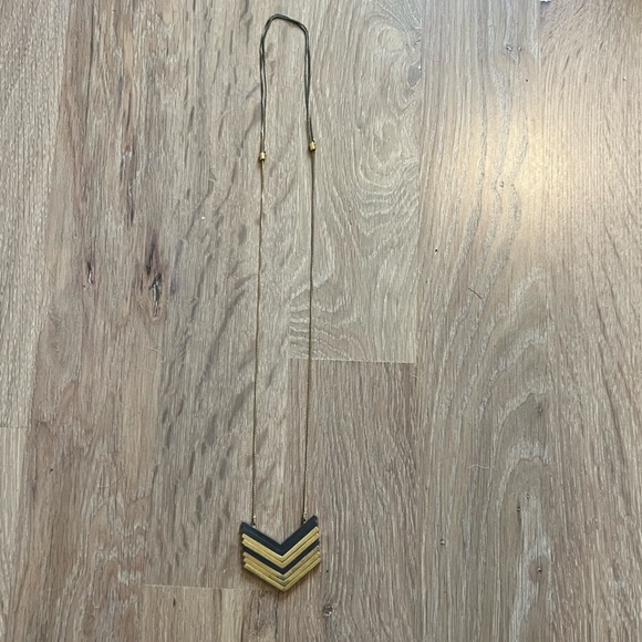 Madewell Arrow Stack Necklace - Picture 2 of 2